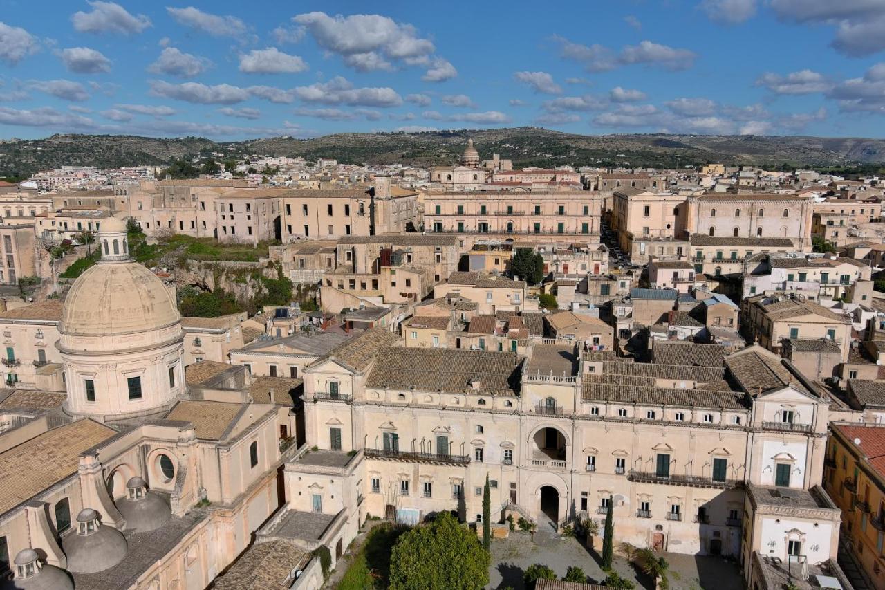 Palazzo Trigona Dependance Noto Exterior foto