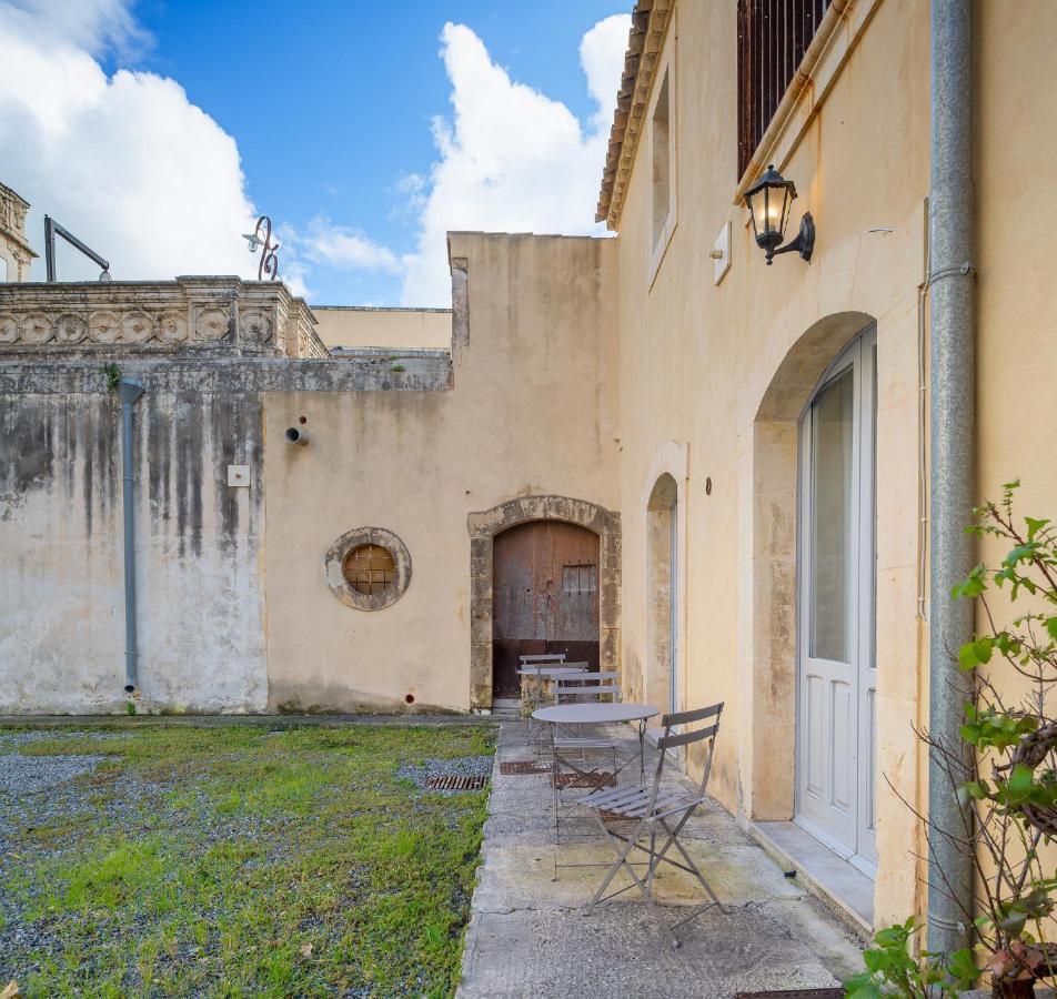 Palazzo Trigona Dependance Noto Exterior foto