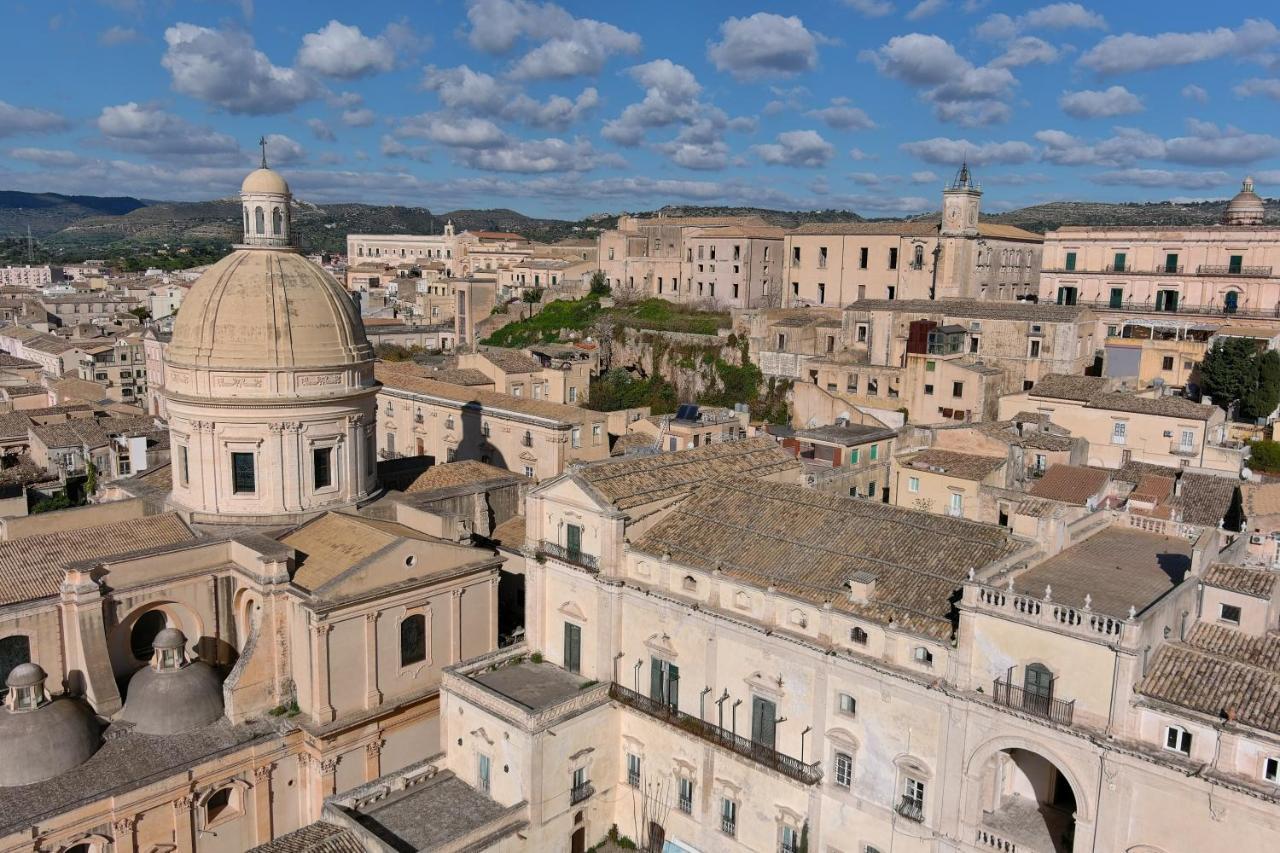Palazzo Trigona Dependance Noto Exterior foto
