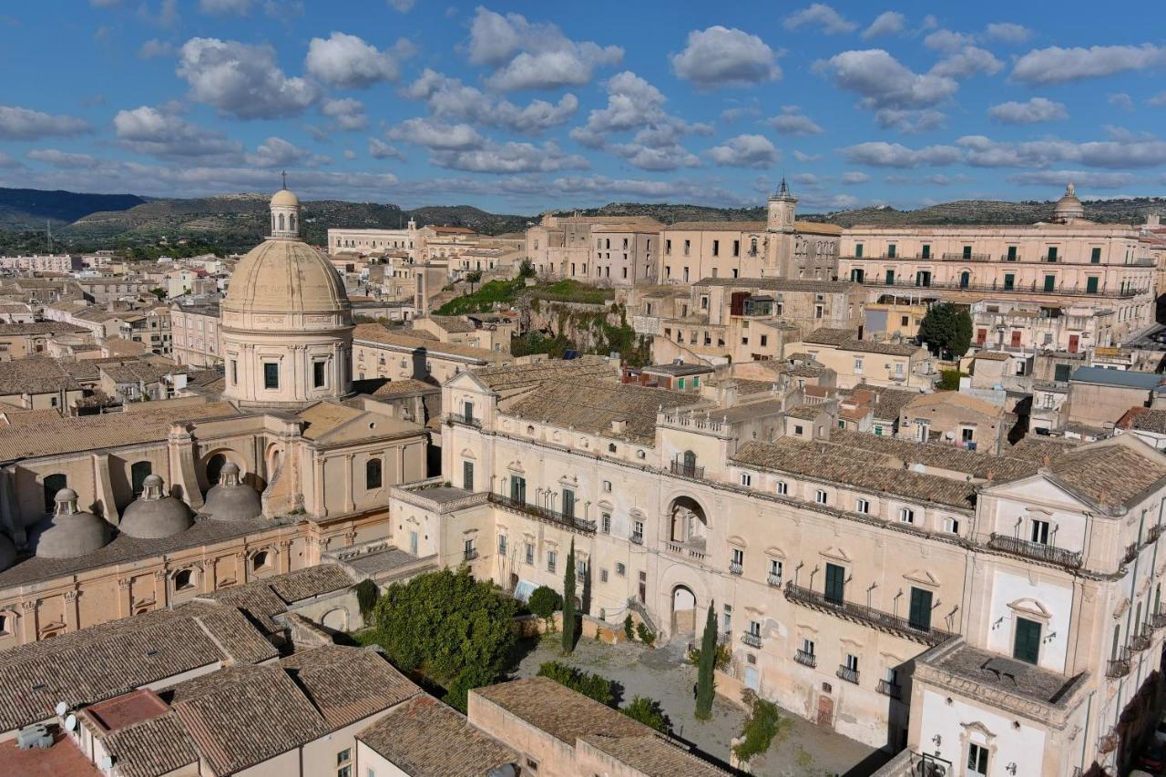 Palazzo Trigona Dependance Noto Exterior foto